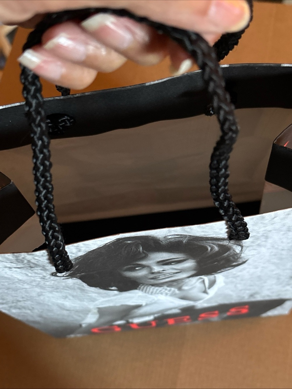 Sofia Loren lookalike model GUESS Black & White Photo Tote with Red Logo used - Picture 6 of 9